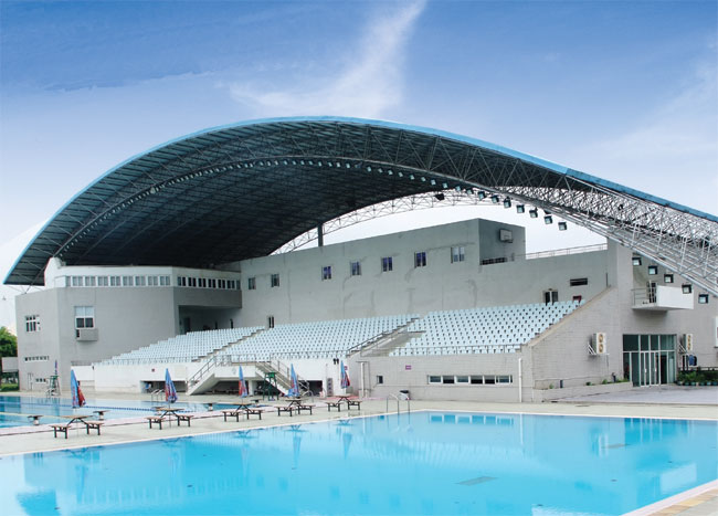 万宁游泳馆网架