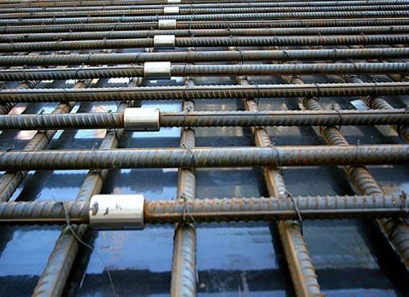 万宁为什么建楼房时，要在钢筋上加一排小圆环？原来作用这么大